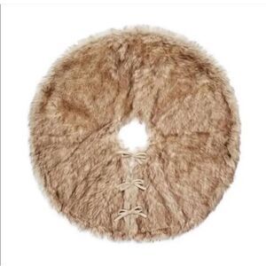 Nordstrom Serene Gray Vapor Fur Christmas Tree Skirt